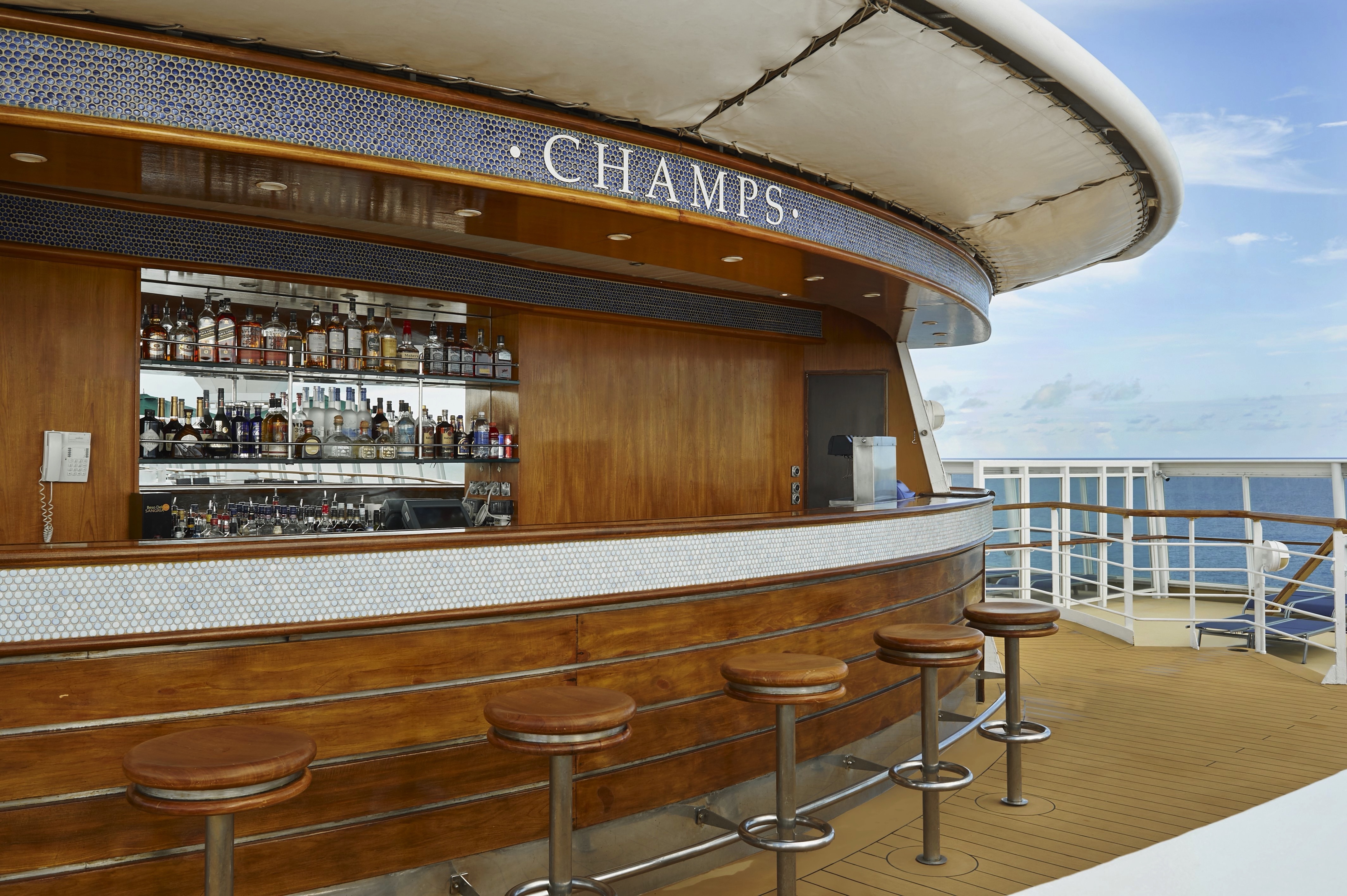 Norwegian Sun - Champs Bar